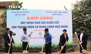 Khởi công xây dựng nhà Đại đoàn kết cho gia đình anh Lăng Văn Thắng tại thôn Đồng Lời, xã Cao Xá, huyện Tân Yên (Bắc Giang). Ảnh: Đồng Thúy - TTXVN