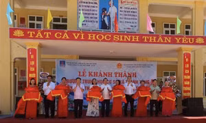 Nghi thức Khánh thành công trình mới. Ảnh : petrotimes.vn