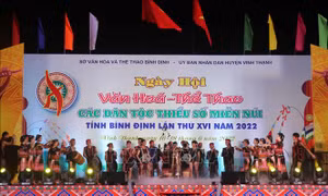 Tiết mục văn nghệ được trình diễn tại ngày hội. Ảnh: Kha Phạm - TTXVN 