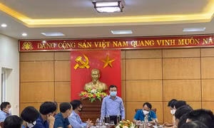 Họp khẩn chống dịch COVID-19 khi huyện Tương Dương khi xuất hiện 3 ca bệnh COVID-19 tại cộng đồng. Ảnh: yte.nghean.gov.vn