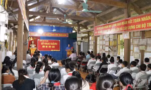 Lễ Khai giảng đặc biệt ở ngôi trường vùng lũ Tạ Khoa, Sơn La