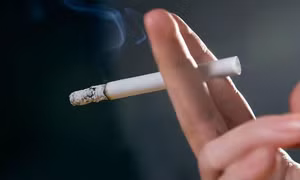 Những người hút thuốc lá có nguy cơ cao mắc những bệnh lý tim mạch, đột quỵ, răng miệng và cả bệnh ung thư. Ảnh :.vinmec.com