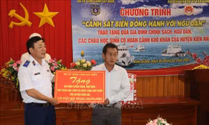 Mang hơi ấm mùa Xuân đến ngư dân, học sinh nghèo ở Kiên Giang