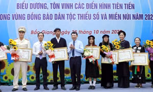 Bắc Giang biểu dương các tấm gương điển hình tiên tiến vùng dân tộc thiểu số năm 2022