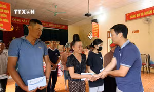 Hỗ trợ nhân dân xã Tông Cọ sớm ổn định cuộc sống sau mưa lũ
