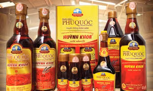 Nước mắm ngon Phú Quốc – Đặc sản Phú Quốc làm quà ngon cho gia đình. Ảnh : pasgo.vn