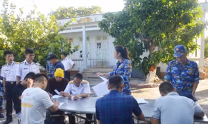 Chăm sóc sức khỏe cho quân, dân huyện đảo Trường Sa, nhà giàn DK1