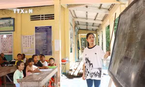 Vun đắp tình yêu văn hóa và chữ viết dân tộc cho học sinh Khmer tỉnh Vĩnh Long