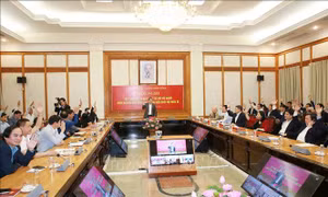 Đại biểu dự hội nghị biểu quyết giới thiệu người ứng cử đại biểu Quốc hội khóa XV. Ảnh: Phương Hoa - TTXVN