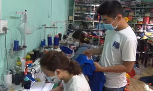 Cơ sở may của anh Bùi Khắc Bảo. Ảnh: baobinhdinh.vn 