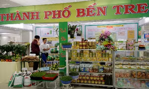 Quảng bá sản phẩm OCOP tại các hội chợ, triển lãm . Ảnh : btusta.vn 