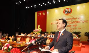 Uỷ viên Bộ Chính trị, Bí thư Thành uỷ Hà Nội Vương Đình Huệ phát biểu khai mạc Đại hội. Ảnh: Phương Hoa - TTXVN