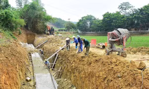 Công trình cải tạo, nâng cấp hồ thủy lợi thôn Đồng Min, xã Bình Yên (Tuyên Quang) trị giá đầu tư gần 2,8 tỷ đồng . Ảnh: TTXVN phát 