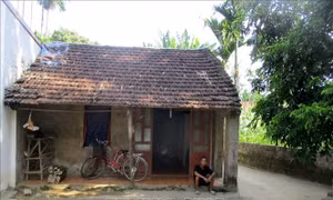 Người dân ở ven bờ sông Mã, doạn chảy qua xã Cẩm Thạch, huyện Cẩm Thủy (Thanh Hóa) đang sống trong vùng nguy cơ ngập lụt. Ảnh: Nguyễn Nam-TTXVN