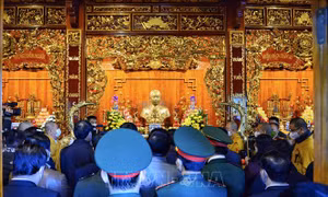 Lễ an vị Tượng thờ Đại tướng Võ Nguyên Giáp tại di tích Sở Chỉ huy Chiến dịch Điện Biên Phủ. Ảnh: Xuân Tư – TTXVN