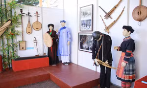 Triển lãm “Nhạc cụ truyền thống các dân tộc Việt Nam” trưng bày các nhạc cụ được chọn lọc và mang đậm bản sắc văn hoá dân tộc, bản sắc vùng miền. Ảnh : trienlamvhnt.vn 