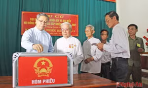 Chức sắc công giáo tham gia bầu cử tại Nghệ An năm 2016. Ảnh: baonghean.vn 