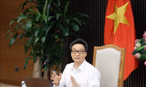 Phó Thủ tướng Chính phủ Vũ Đức Đam, Trưởng Ban Chỉ đạo Quốc gia phòng, chống dịch COVID-19 phát biểu. Ảnh: Phạm Kiên - TTXVN