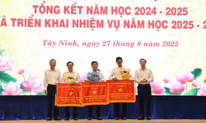 Lá cờ đầu ngành giáo dục Tây Ninh