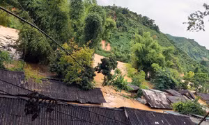 Sơn La: Mưa lũ khiến một số bản bị cô lập, nhiều hộ dân phải di dời khẩn cấp