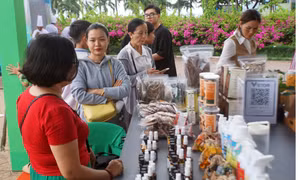 Khai mạc Lễ hội ẩm thực 'Món ngon từ đất Bazan và Biển'