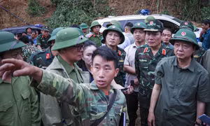 Lan tỏa hành động dũng cảm của Trưởng bản Mùa A Thi cứu 90 người dân thoát khỏi lũ dữ