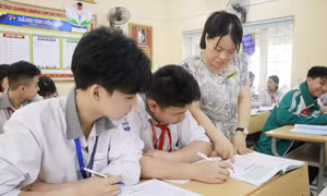 Đổi mới quá trình dạy và học: Hướng đến phát triển phẩm chất và năng lực của học sinh