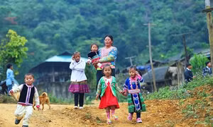 Vui tết Nào Pê Chầu cùng người Mông nơi rẻo cao Thẳm Phẩng