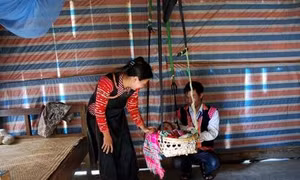 Độc đáo nghi lễ đặt tên cho trẻ của người La Hủ