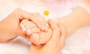 Chứng tê cóng chân tay mùa đông nguy hiểm hơn bạn tưởng