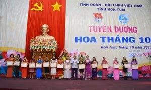 Bí thư Chi bộ Y The - "Bông hoa tháng 10" của dân làng