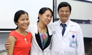 Ca ghép thận chéo trên người sống lần đầu tiên thành công tại Việt Nam