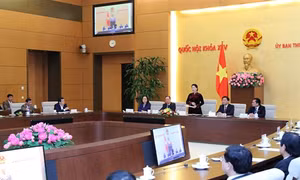 Chủ tịch Quốc hội Nguyễn Thị Kim Ngân gặp mặt Đoàn đại biểu công dân gương mẫu, tập thể kiểu mẫu của tỉnh Thanh Hóa