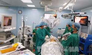 Bệnh viện Bình Dân Thành phố Hồ Chí Minh sử dụng robot phẫu thuật ung thư dạ dày thành công