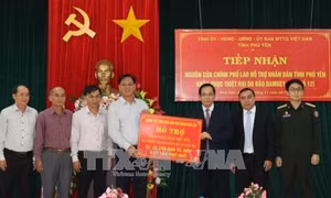 Chính phủ Lào hỗ trợ nhân dân Phú Yên khắc phục hậu quả bão số 12