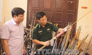 Đẩy mạnh tuyên truyền đồng bào dân tộc giao nộp vũ khí, vật liệu nổ