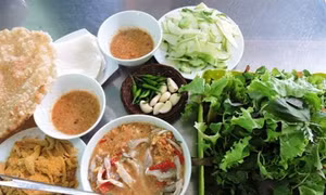 Gỏi cá trích Nam Ô bình dân mà sang trọng