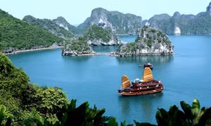 Quảng Ninh lấy dịch vụ du lịch đẳng cấp làm trọng tâm phát triển du lịch
