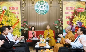 Trưởng ban Dân vận Trung ương chúc mừng Giáo hội Phật giáo Việt Nam nhân đại lễ Phật đản