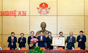 Thủ tướng Nguyễn Xuân Phúc làm việc với lãnh đạo tỉnh Nghệ An
