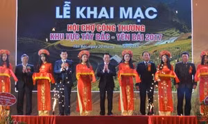 Khai mạc Hội chợ Công thương khu vực Tây Bắc