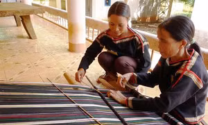 Những người phụ nữ ở Đắk Lắk nặng lòng với văn hóa truyền thống