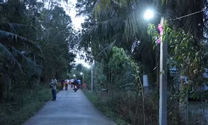 Thắp sáng đường quê Sóc Trăng