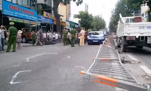 Thành phố Hồ Chí Minh: Hai vụ ô tô lao vào nhà dân, nhiều người bị thương