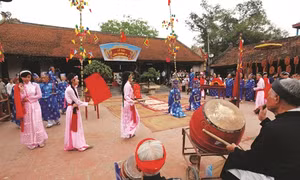 Hội làng Chuông