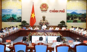 Thủ tướng Nguyễn Xuân Phúc: Phân cấp tối đa để thành phố Hồ Chí Minh chủ động, sáng tạo trong phát triển kinh tế - xã hội