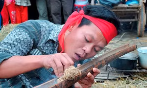 Kéo lửa nấu cơm