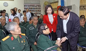 Chủ tịch nước Trần Đại Quang thăm Trung tâm điều dưỡng thương binh Nho Quan