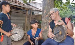 Già A Ve - Người truyền lửa đam mê cồng chiêng