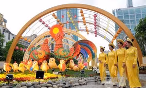 Các điểm vui chơi thu hút đông đảo người dân Thành phố Hồ Chí Minh du xuân